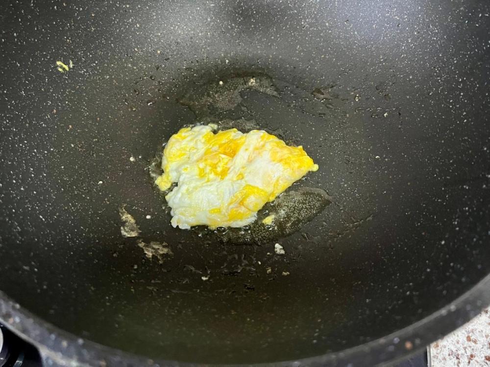 吃過三文魚炒飯嗎？快來試試，很簡單的流程。