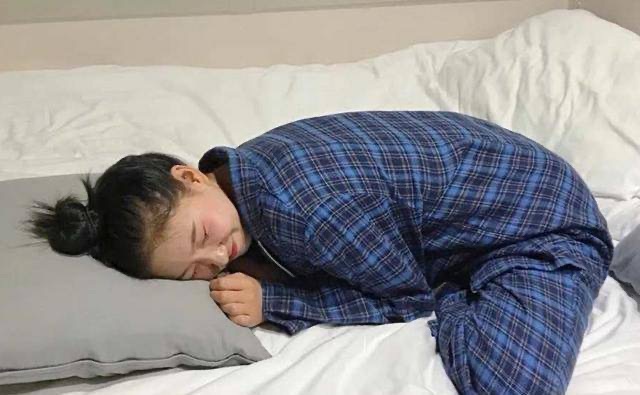 禁止做這幾件事情，可以防止防止減少女性的胸部下垂！