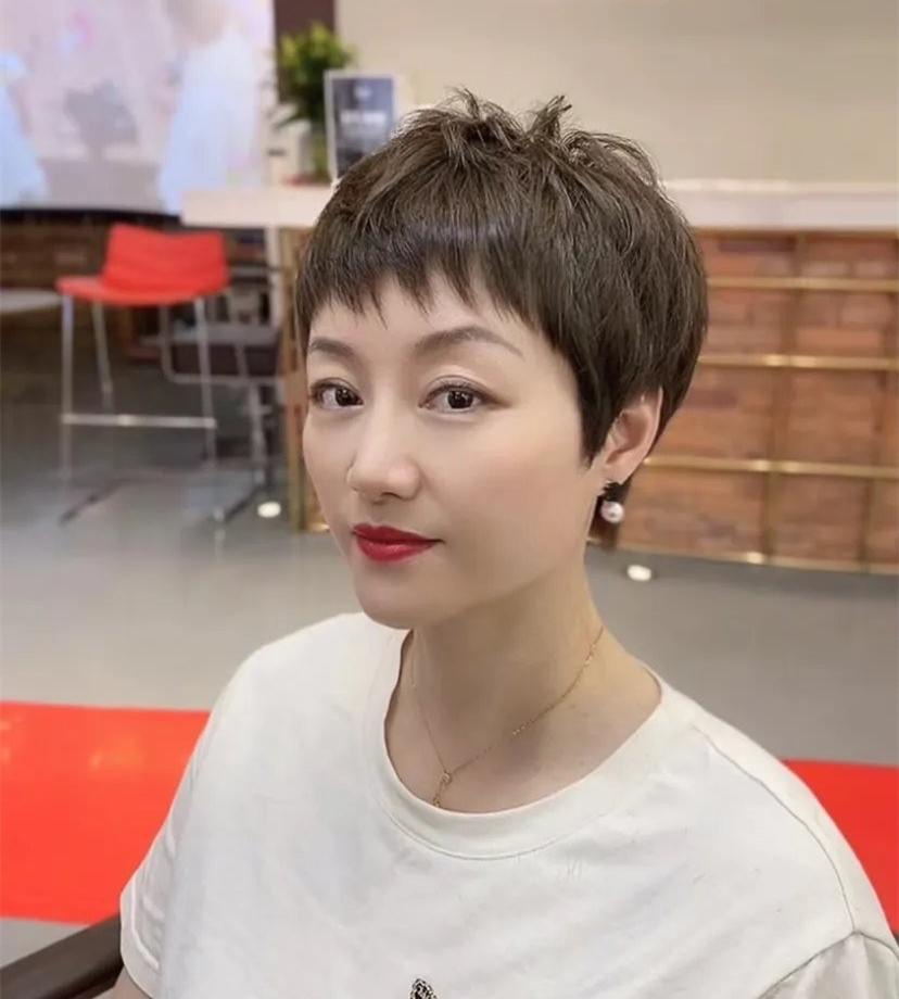 发量少又细软的女生适合什么发型（这三种发型推荐）