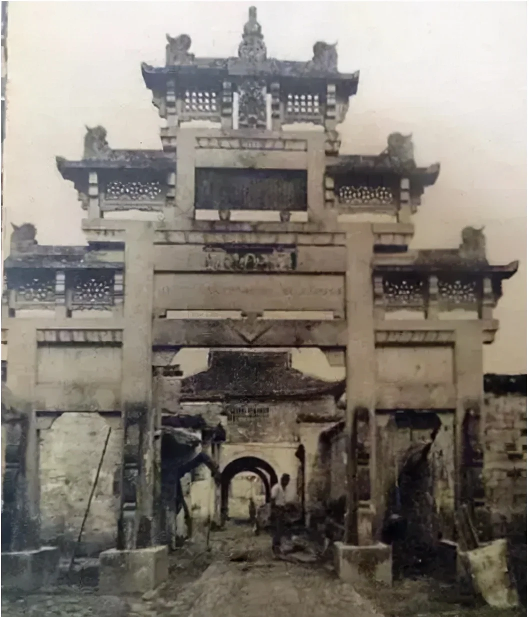 一個世紀前的滄海桑田古建築老照片是這樣的！