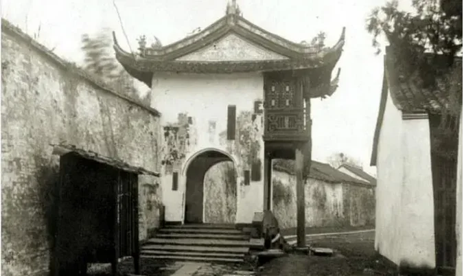 一個世紀前的滄海桑田古建築老照片是這樣的！
